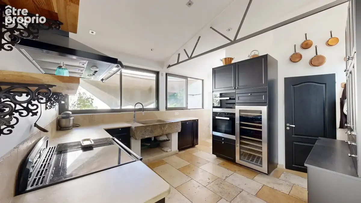 Propriété d'exception 330m2 sur 2029m2 de parcelle avec piscine, dépendances... - photo 11