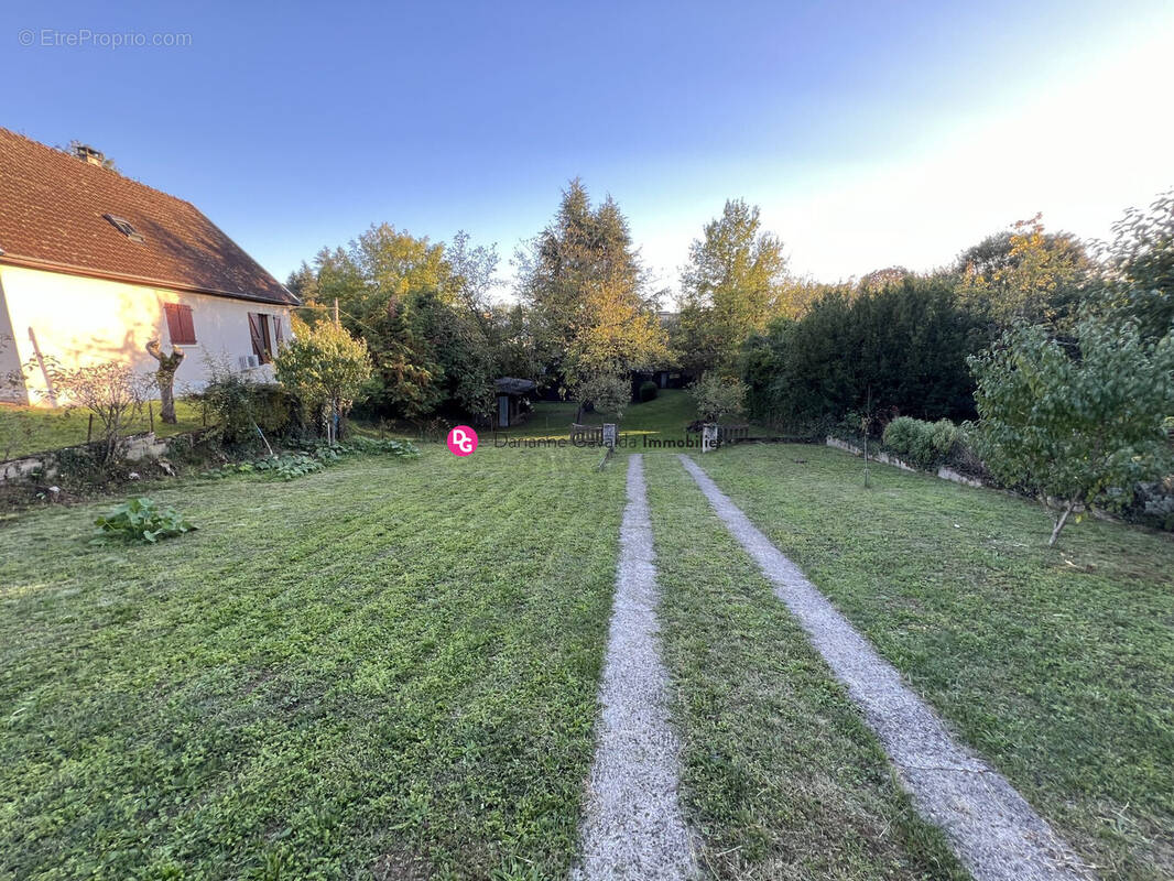 Terrain à CAPDENAC-GARE