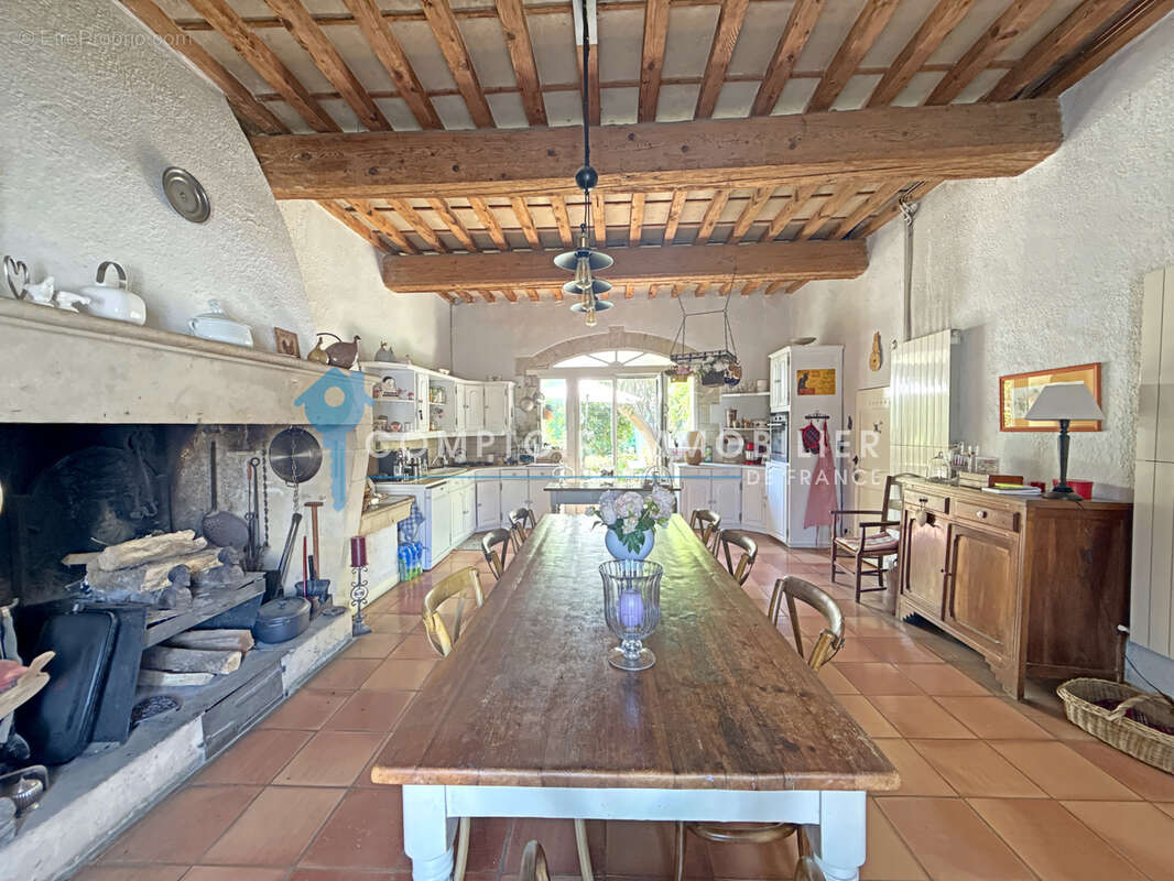 À Vendre- Maison Vigneronne 225 M2 - 7 pièces - photo 6
