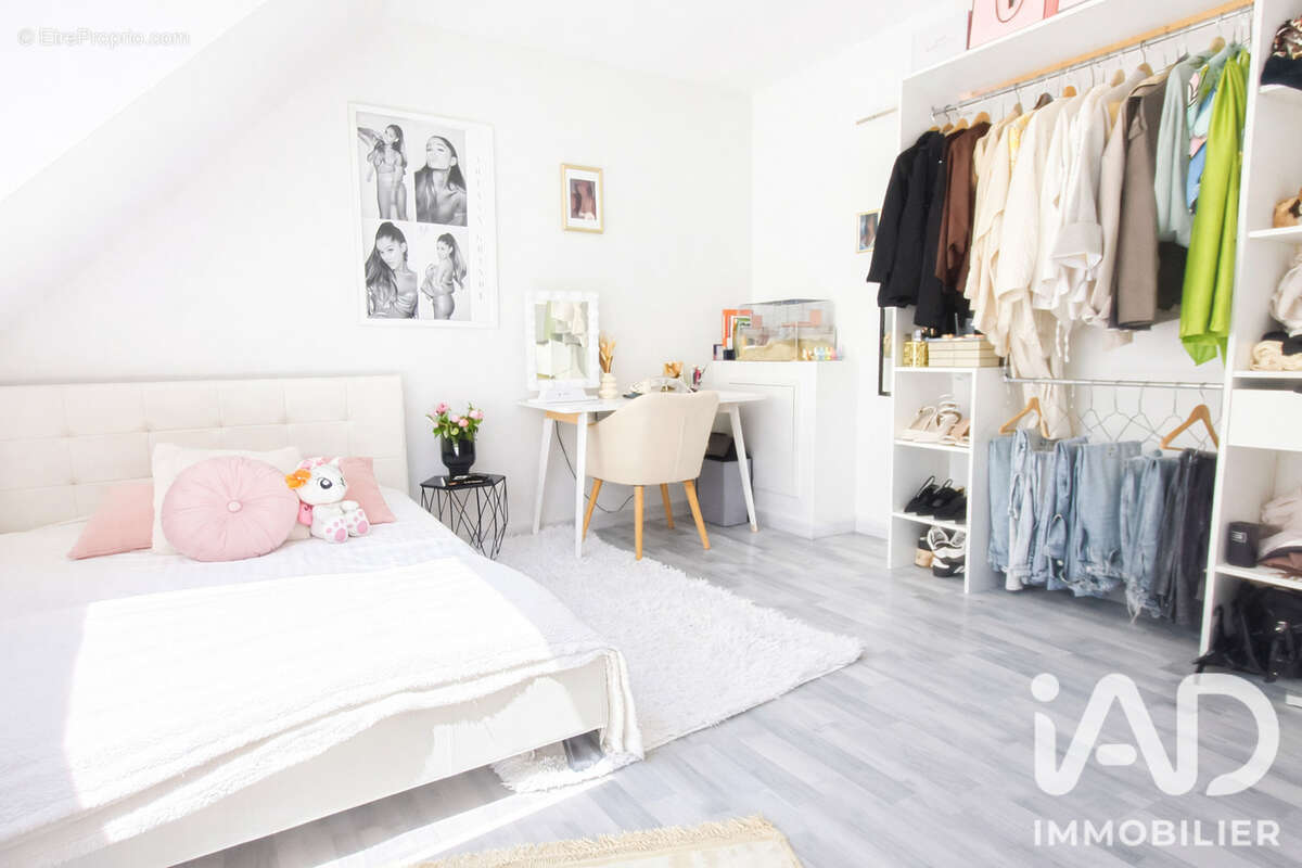 Maison 101 m² à La Chapelle-Du-Bois-Des-Faulx  - photo 8