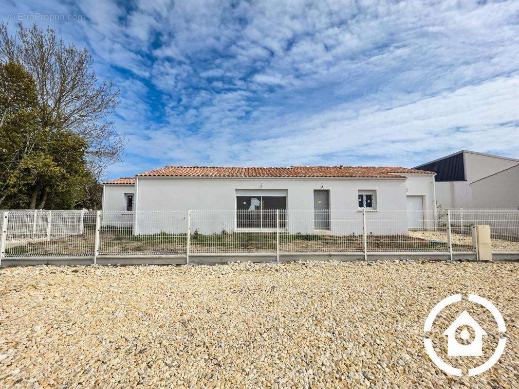 Maison neuve moderne avec garage et jardin - Breuillet - photo 8