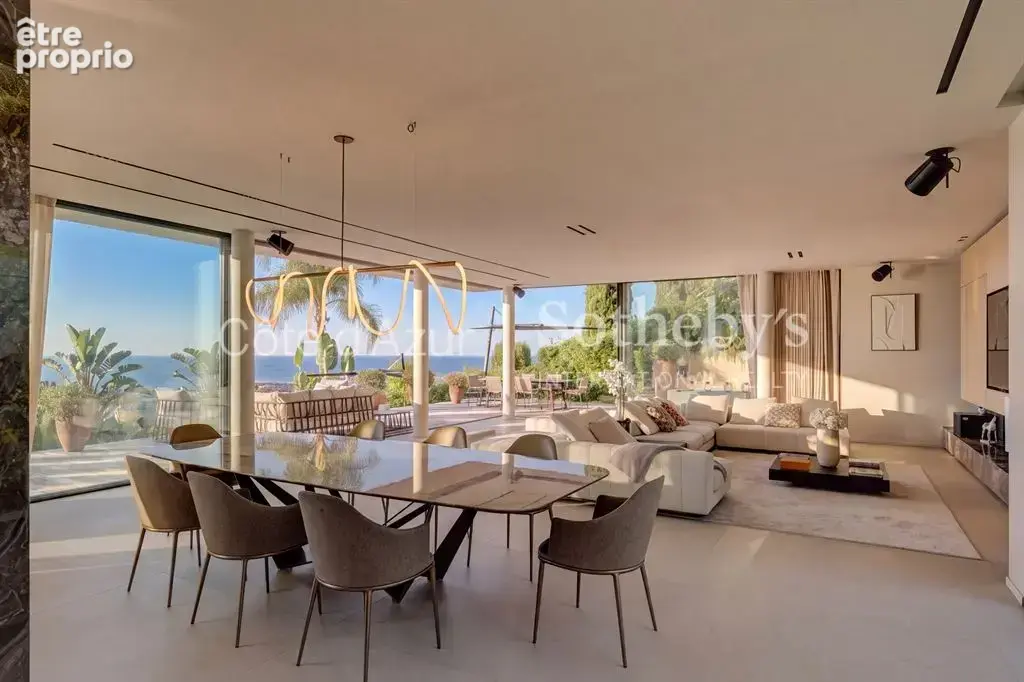 Vallauris, villa d'architecte contemporaine de 433 m² avec cinq suites, piscine miroir - photo 5