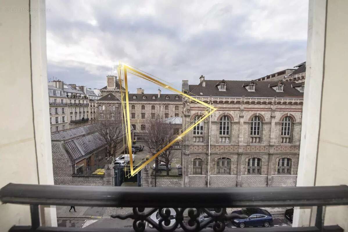 Appartement à PARIS-8E