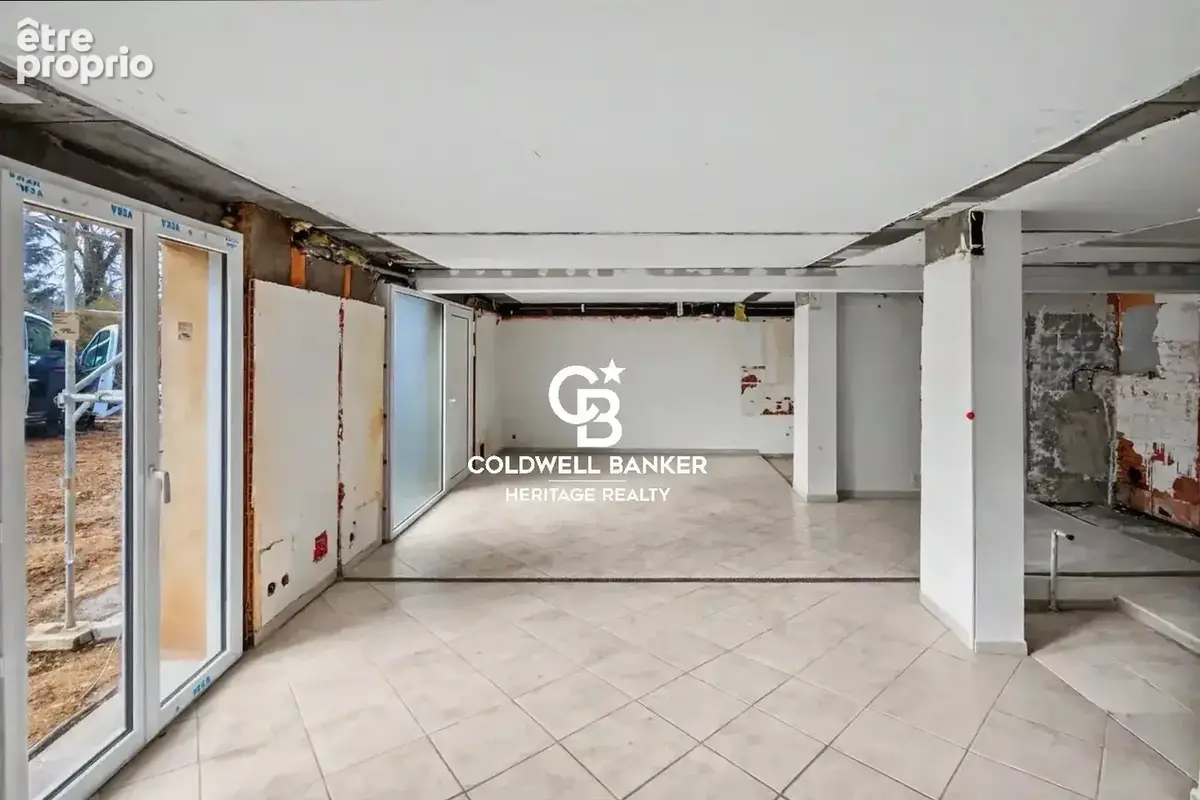 DARDILLY – Plateau à aménager de 105 m² avec terrasse - photo 4