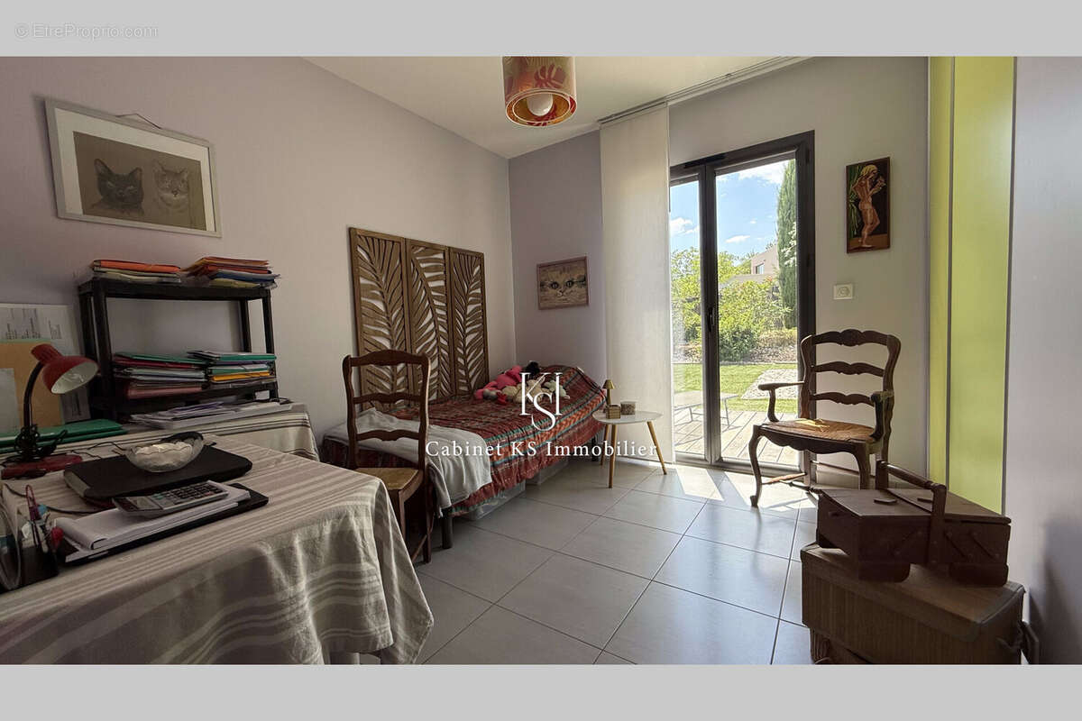 Maison 6 pièces 146 m² à vendre à Saint-Maximin-La-Sainte-Baume (83470) - photo 7