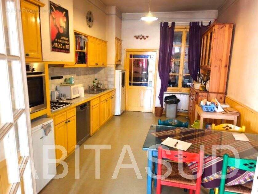 REALMONT Belle maison ancienne 242 m² beaux volumes 4 chambres - photo 3