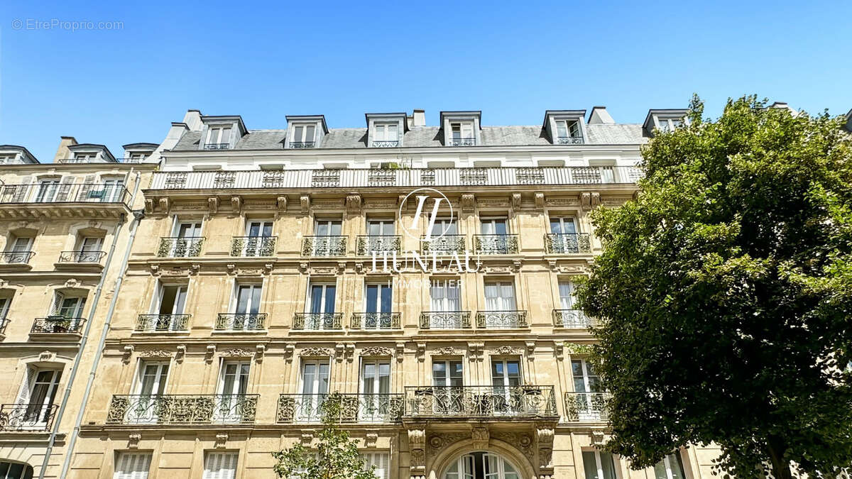 Appartement à PARIS-3E