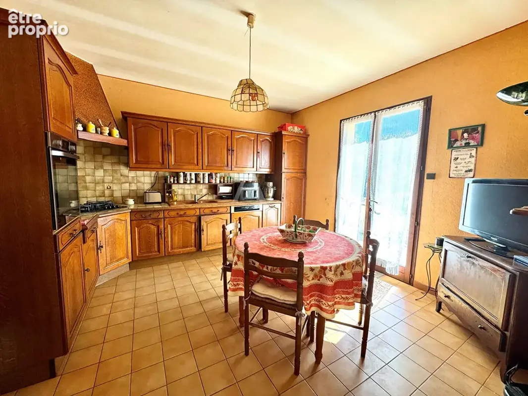 Maison L Isle Jourdain type T4 sur 3200 m² de terrain - photo 4