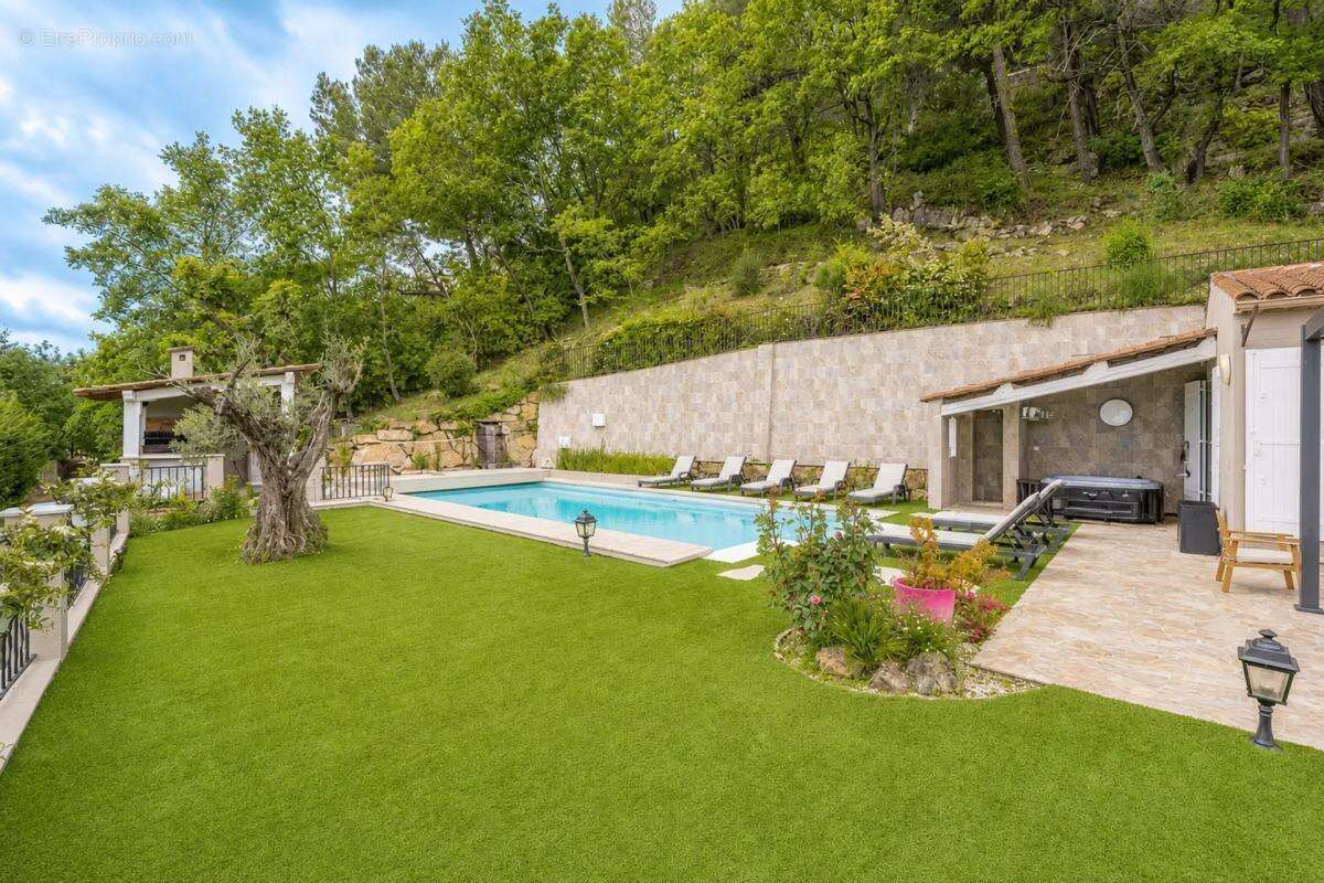 Maison de 6 pièces de 256 m² à Le Bar-sur-Loup - photo 4