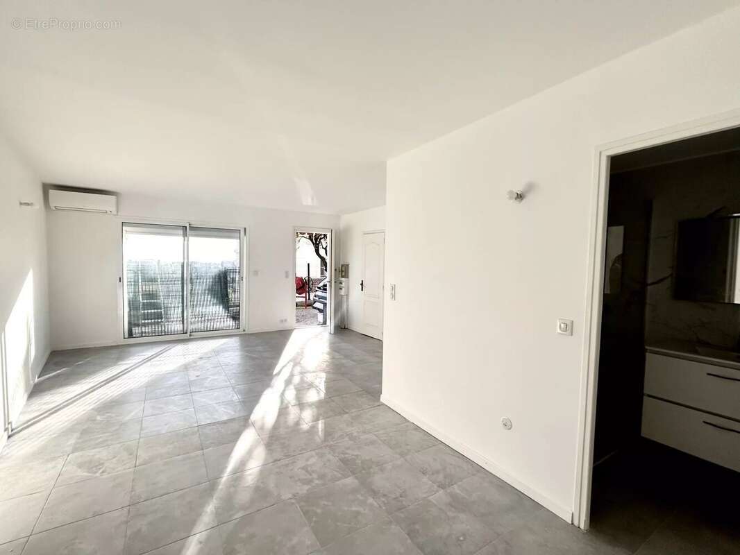 Appartement à LE CANNET