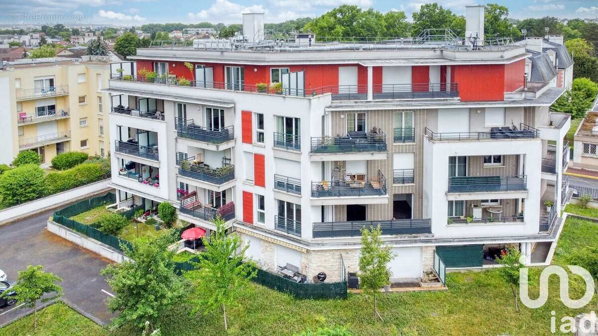 Photo 8 - Appartement à LIVRY-GARGAN