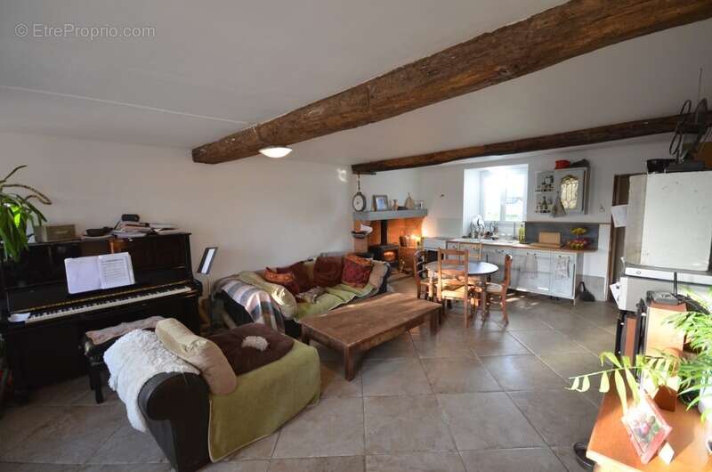 SABLONNIERES (77) Longère à vendre de 5 pièces avec dépendances et grand terrain - photo 2