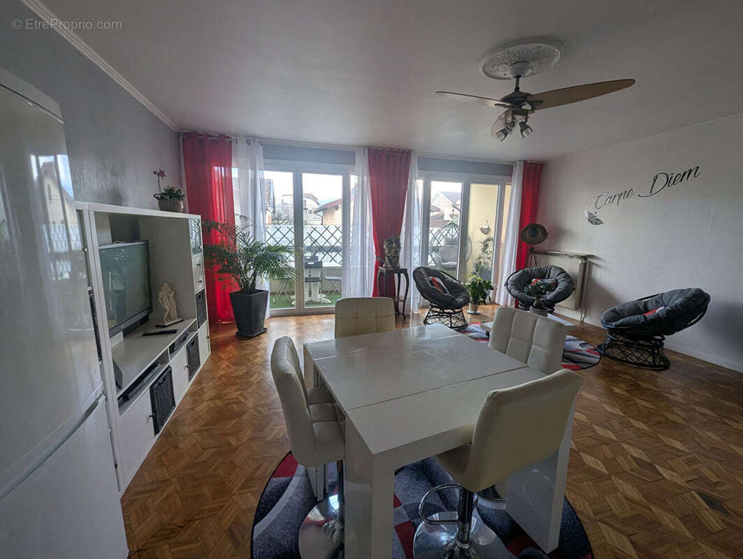 Appartement à SAINT-MARTIN-D'HERES