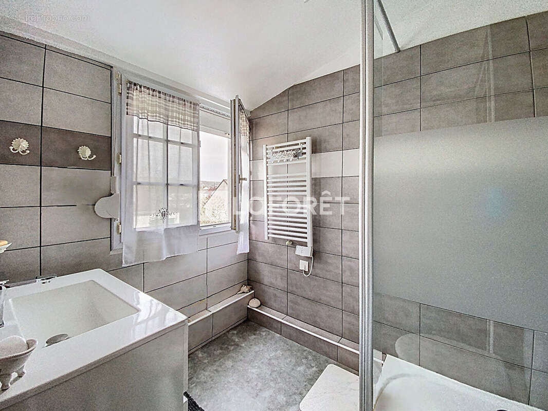 Maison à VERNEUIL-SUR-SEINE