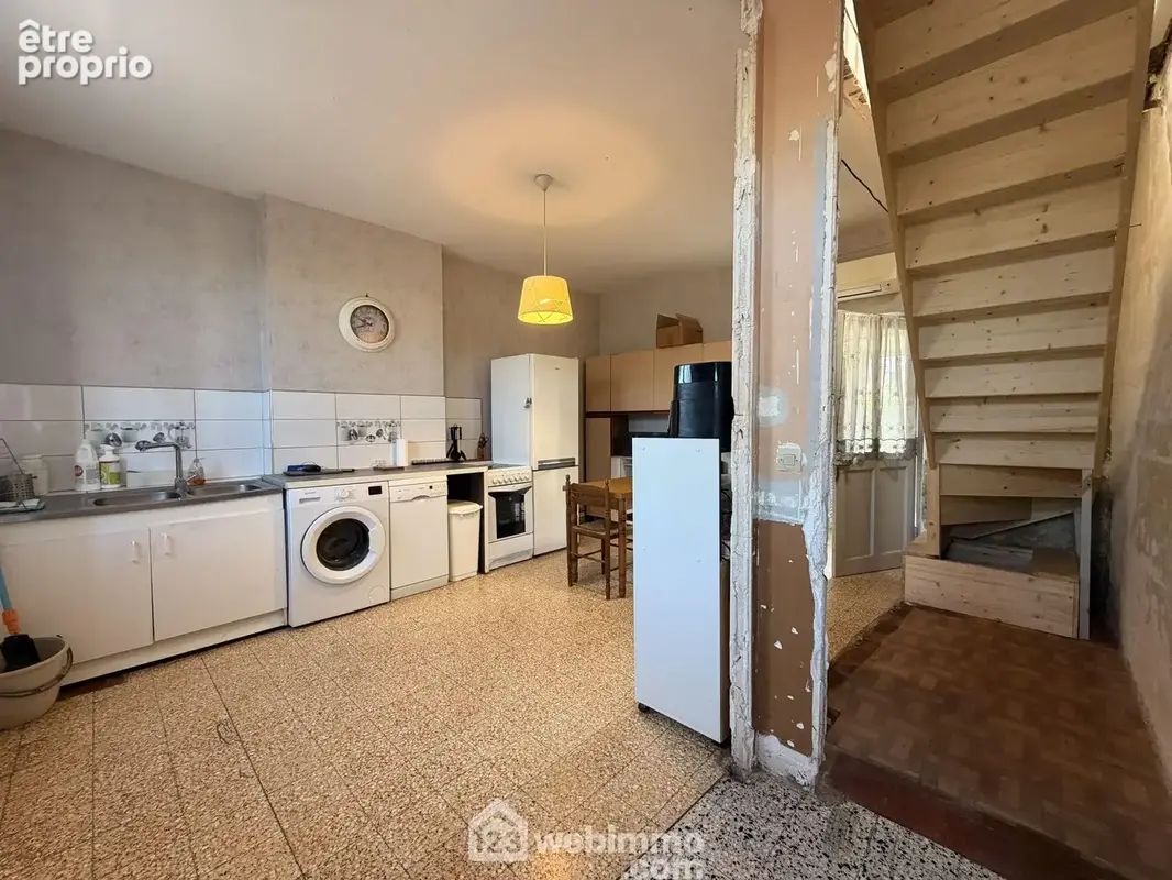 La cuisine spacieuse de 24 m²