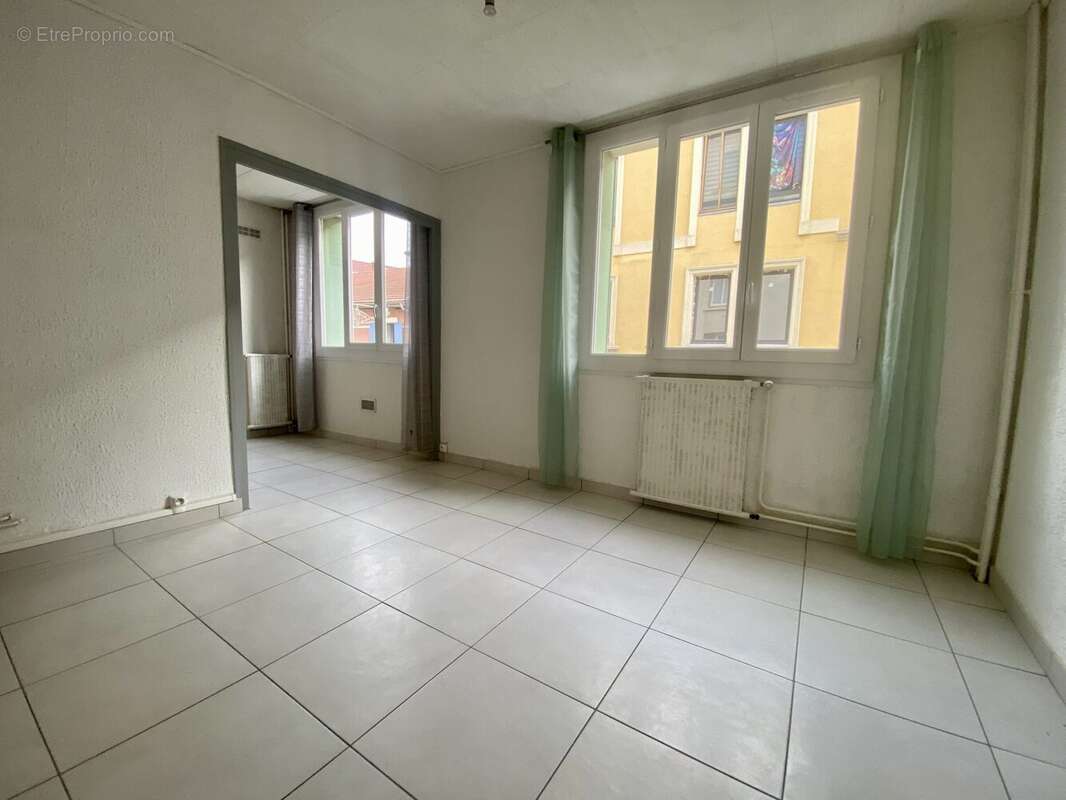 Appartement 27 m² à Romans-Sur-Isere  - photo 2