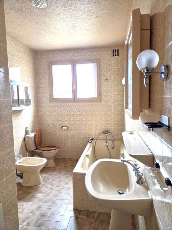 Appartement à SAINT-LAURENT-NOUAN