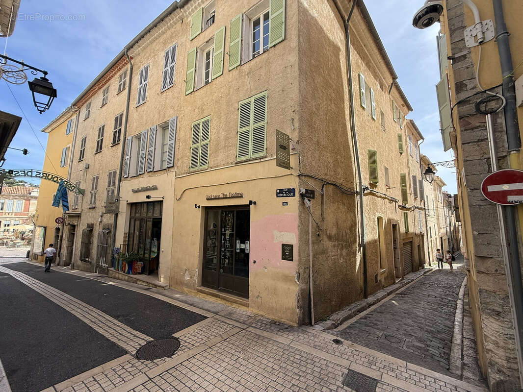 Appartement à HYERES