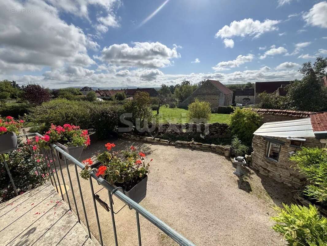 Maison à BARD-LES-EPOISSES