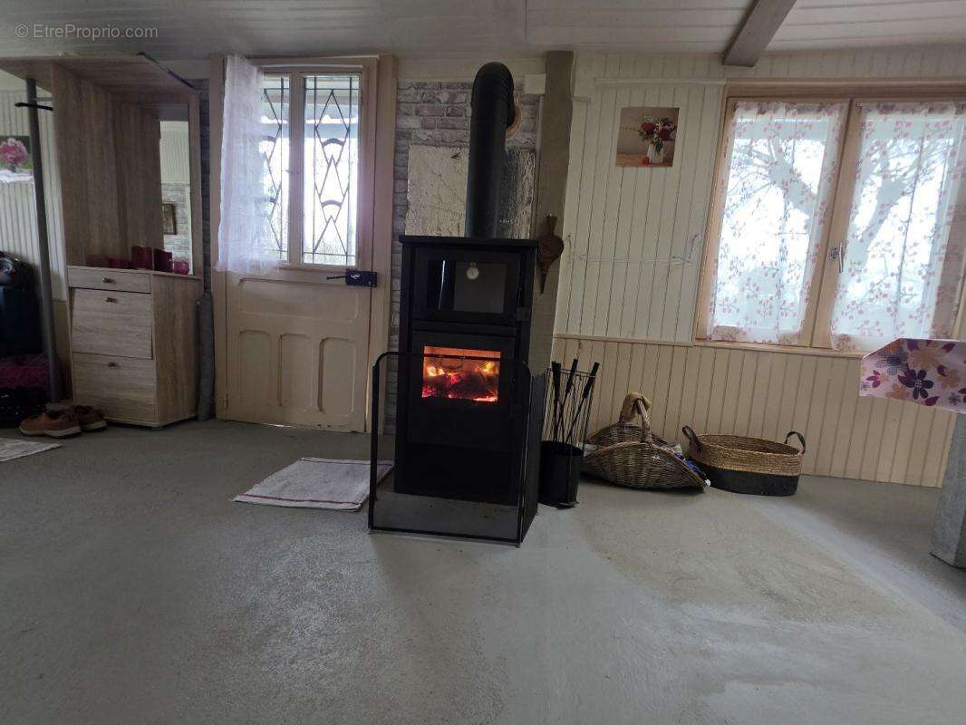 Terrain à MONTIPOURET