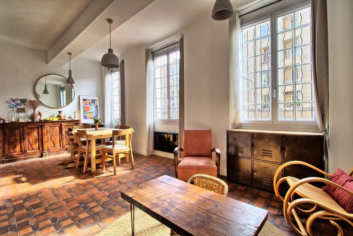 Appartement à MARSEILLE-2E