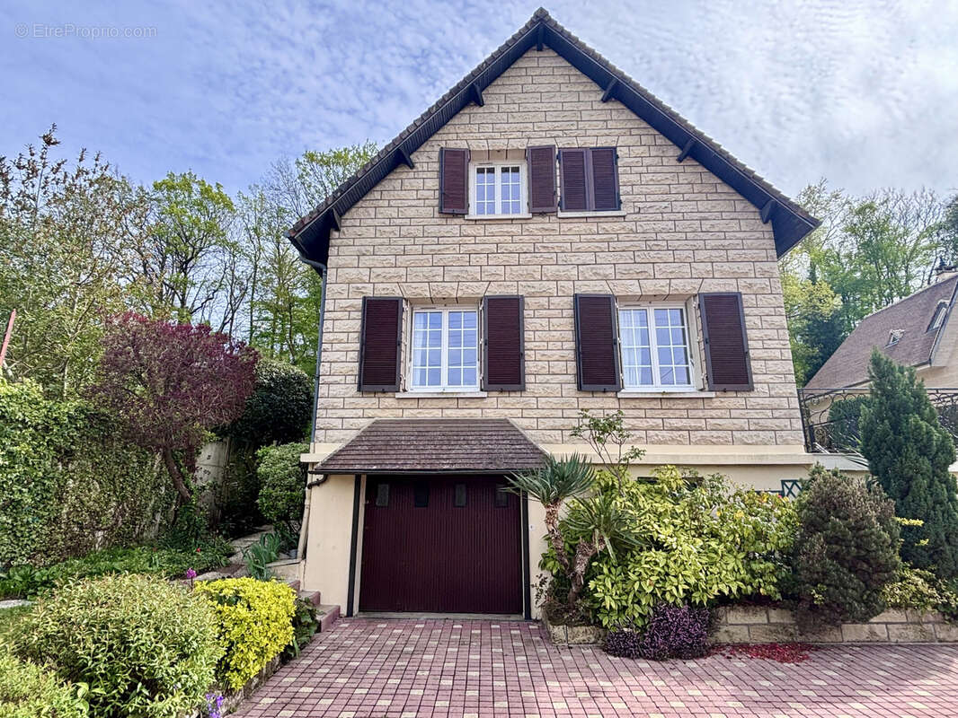 Maison à VERNEUIL-EN-HALATTE