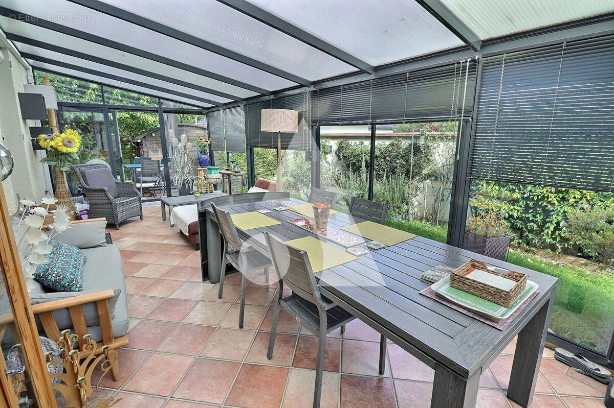 Maison à MERY-SUR-OISE