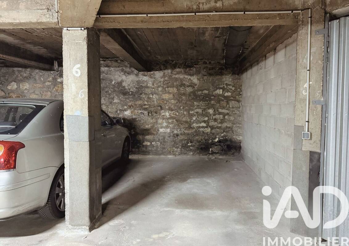 Photo 1 - Parking à PARIS-12E