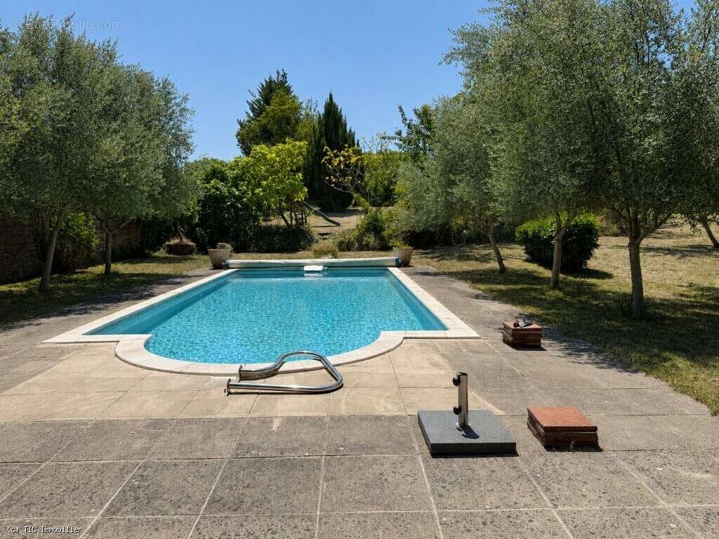 Belle Maison Sur Un Parc de 4843m² Avec Piscine - photo 21
