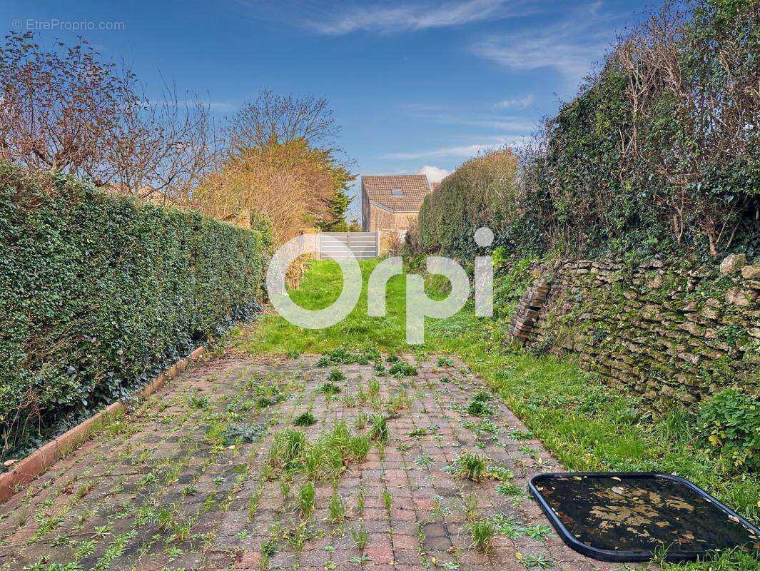 Maison à SAINT-MARTIN-BOULOGNE