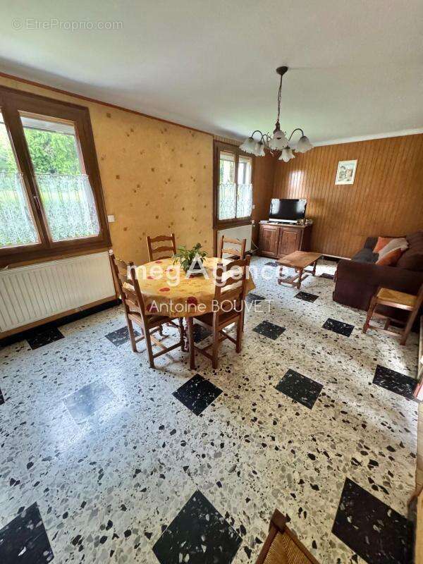 Maison à CANAPLES