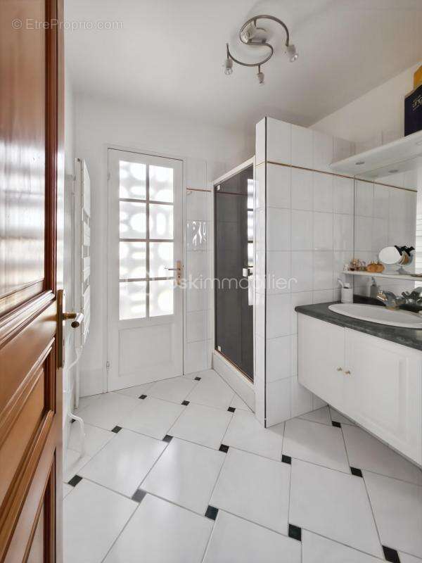 À VENDRE – T2 lumineux avec balcon, potentiel T3, cave et parking - photo 10