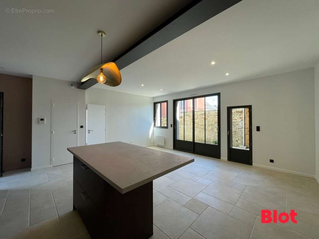Appartement à BAIN-DE-BRETAGNE