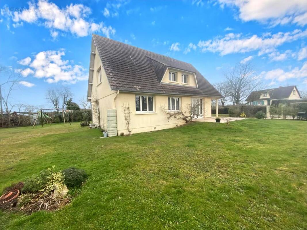 Maison à SAINT-PIERRE-SUR-DIVES