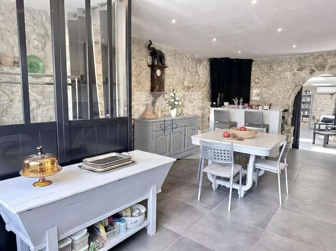 Maison à SOYONS