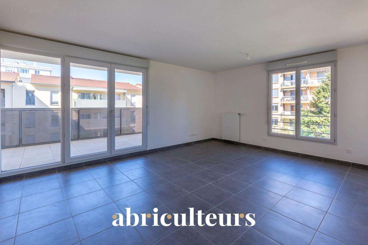 Superbe appartement 4 pièces de 85 m² avec grand balcon, box fermé et prestations modernes – Vénissieux Paul Bert - photo 9