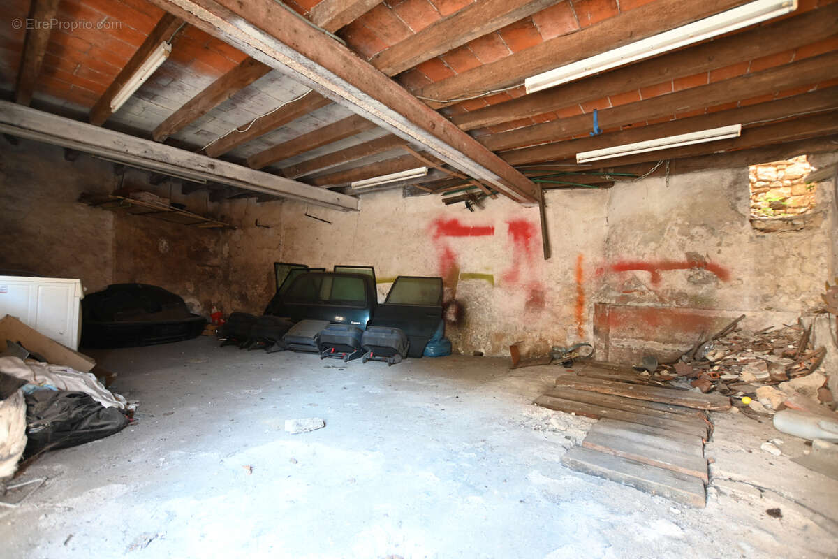 Belle opportunité de rénovation à Gy-l'Évêque - photo 17