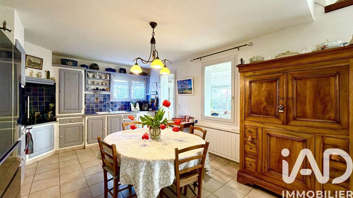 Photo 8 - Maison à ENTRAIGUES-SUR-LA-SORGUE