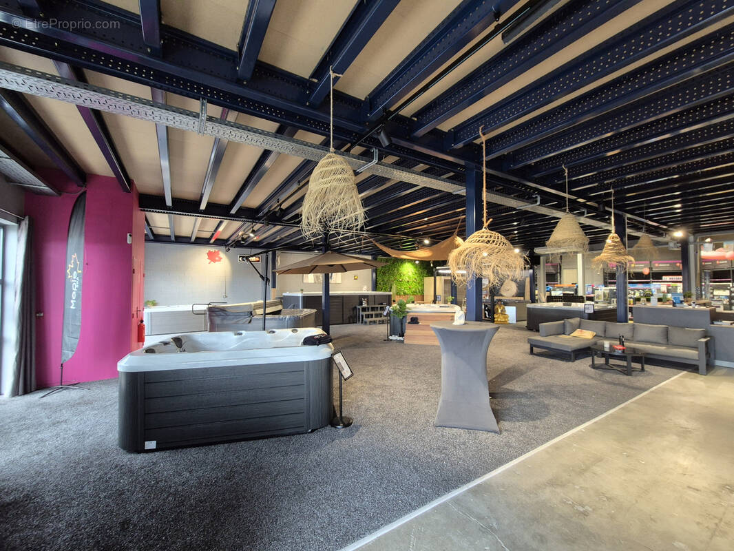 Commerce à SAINT-ESTEVE