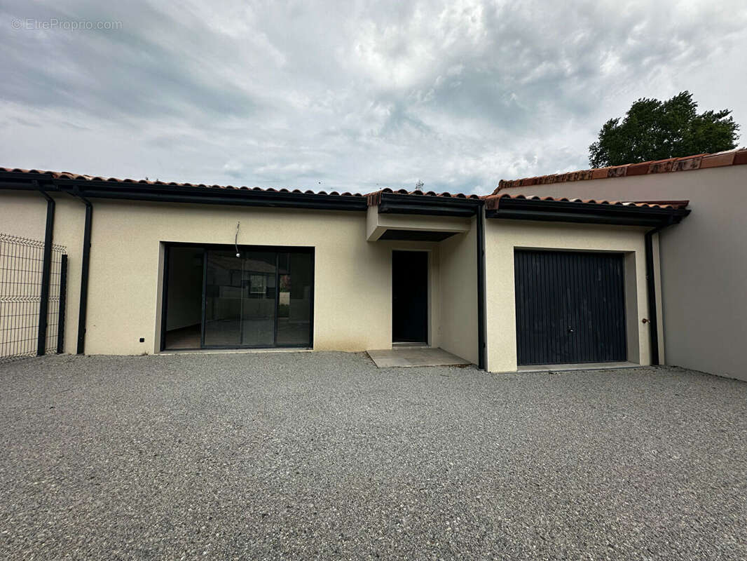 Maison à LES TOURRETTES