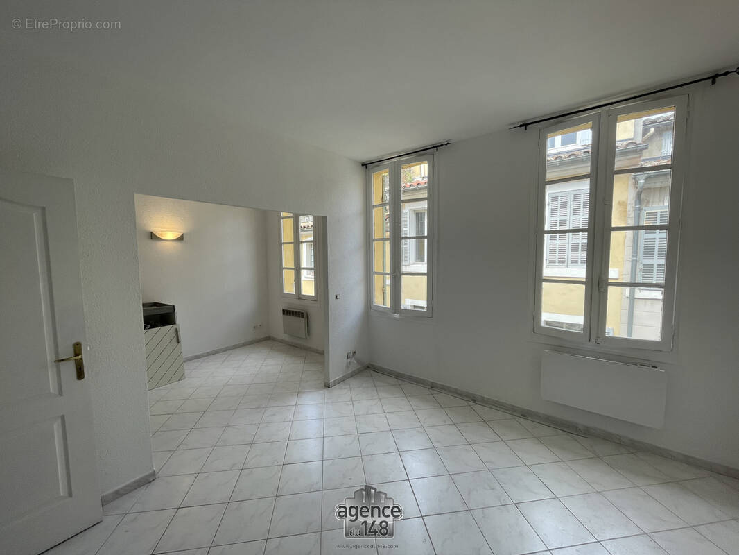 Appartement à MARSEILLE-1E