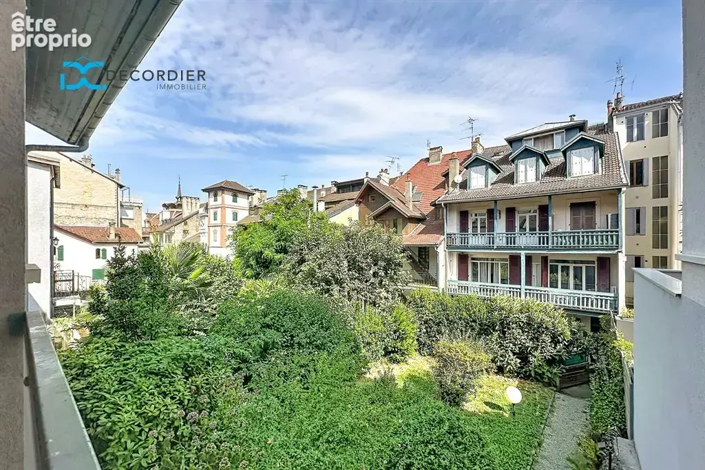 Evian hypercentre maison en copro avec 2 garages - photo 8