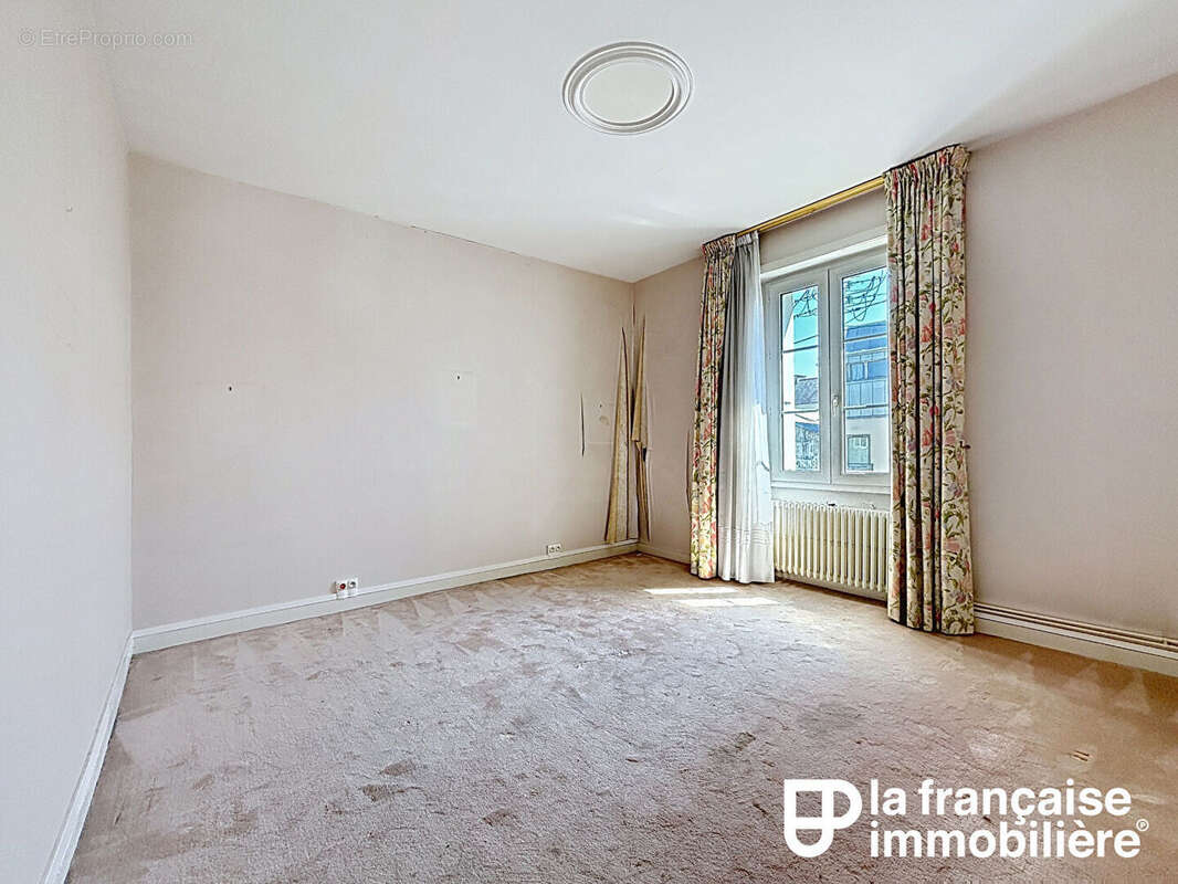Maison 8 pièces de caractère de 160 m², Sacrés Coeurs. - photo 5