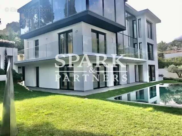 Maison à ROQUEBRUNE-CAP-MARTIN