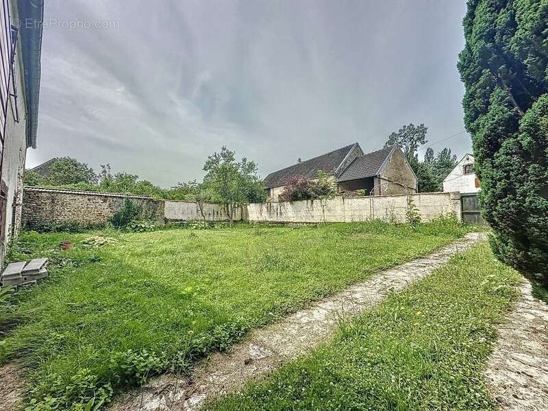 Maison à ARCES-DILO
