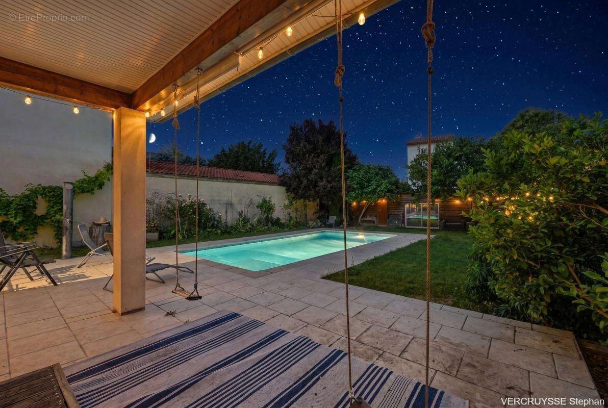 Maison Castelginest  175 m²  7 Pièces  5 Chambres + Bureau, piscine  DPE C  Proche Écoles & Calme - photo 24