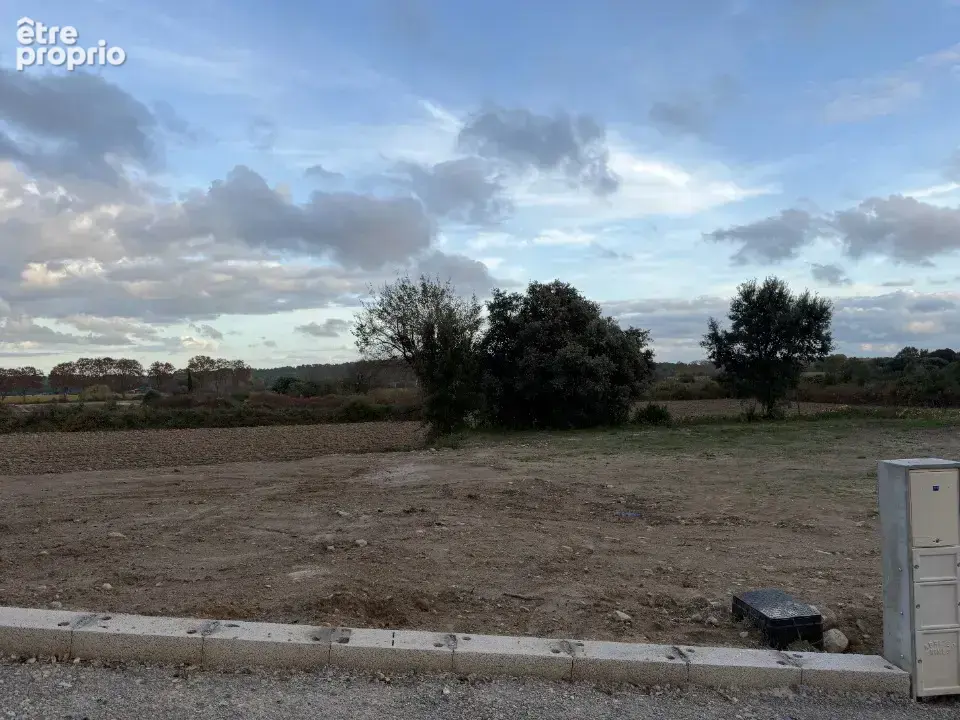 Photo Terrain à Saint-Bauzille-De-Montmel au prix de 230 000€