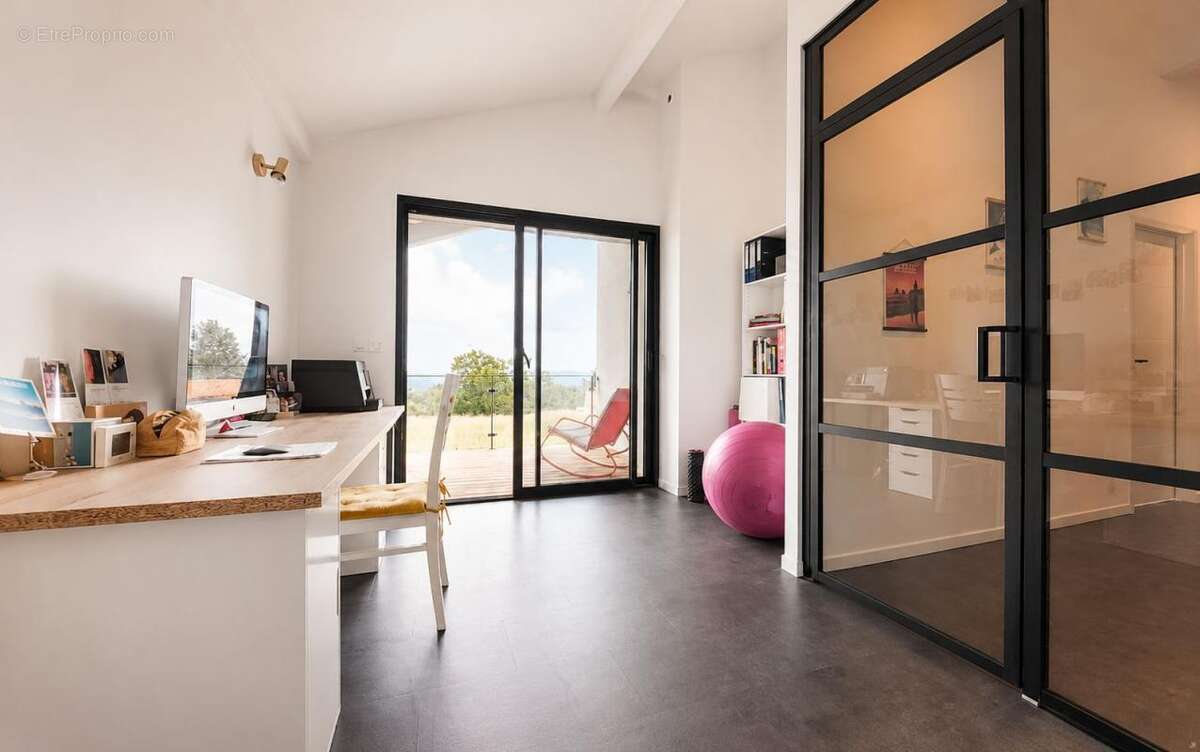 À vendre – Maison contemporaine de 161 m² – Mouguerre - photo 16