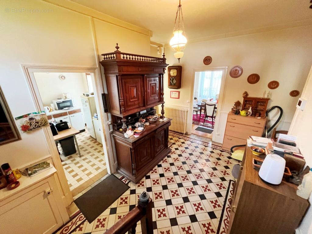 Maison à VILLENEUVE-LA-GUYARD