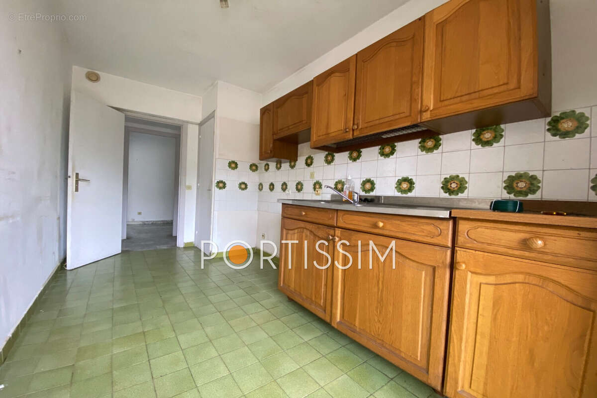 Appartement à SAINT-LAURENT-DU-VAR